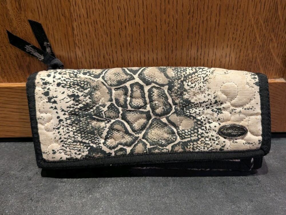 Donna Sharp quilted snake-print wallet Black Cream